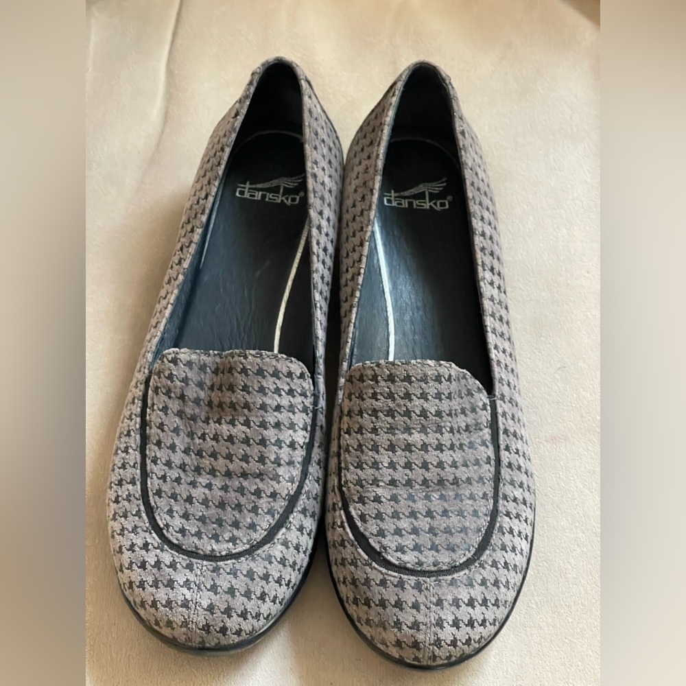 DANSKO LEATHER LOAFERS SZ 8.5 (39)